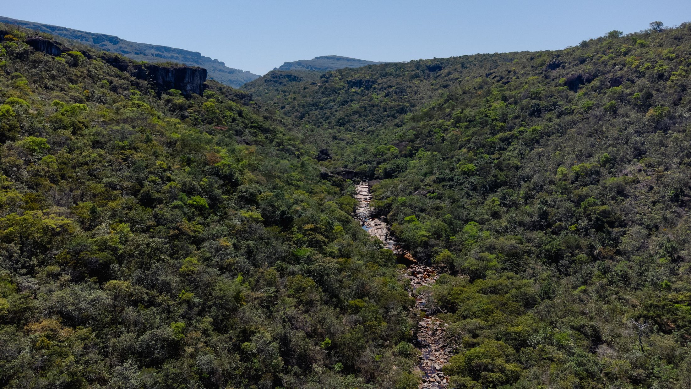 Vista aérea de um cânion da Chapada Diamantina